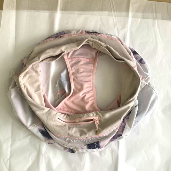 lululemon Shorts Size 4 - Picture 6 of 10